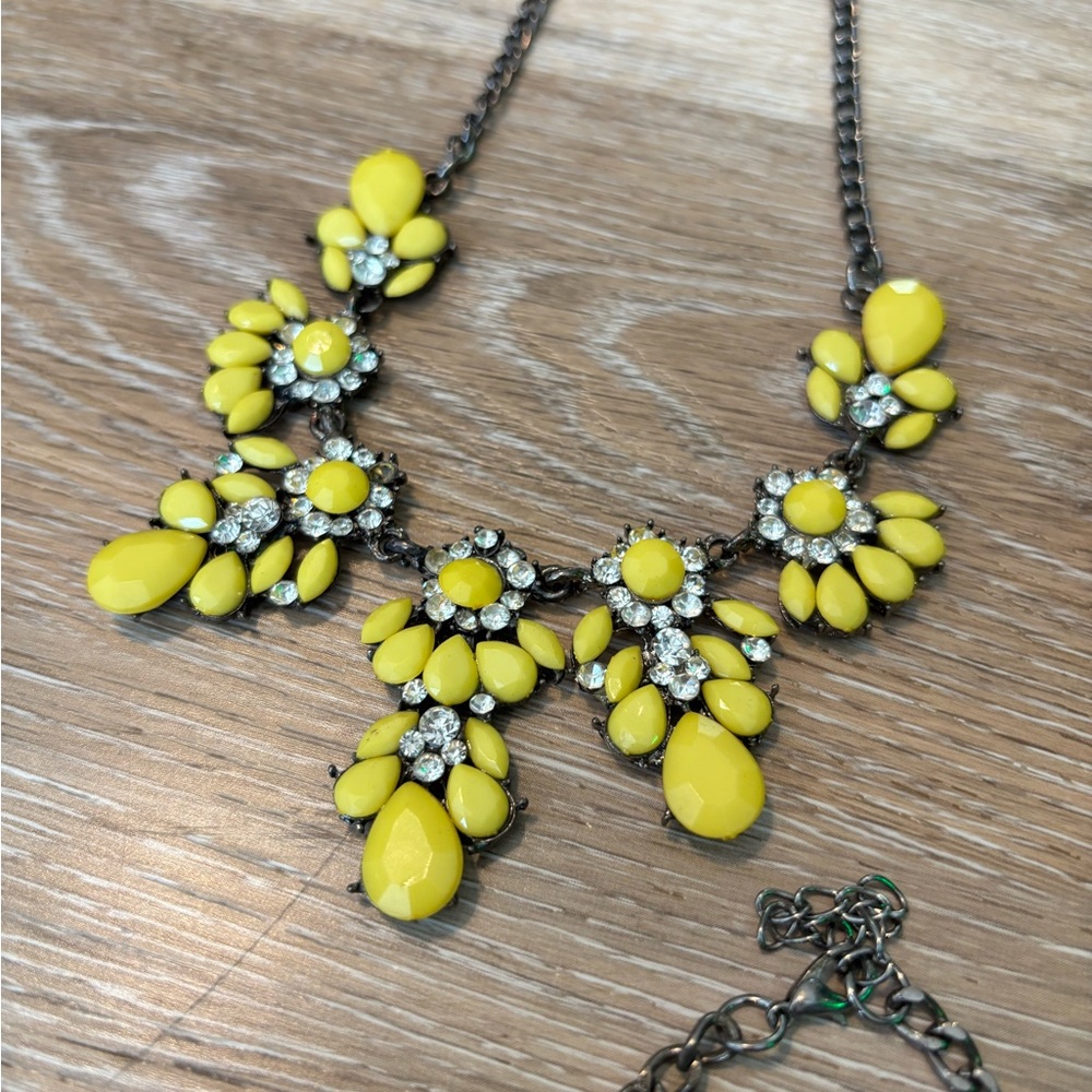 Colorful Statement Necklace Set - Picture 4 of 7